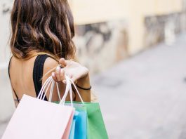 woman-shopping-lifestyle